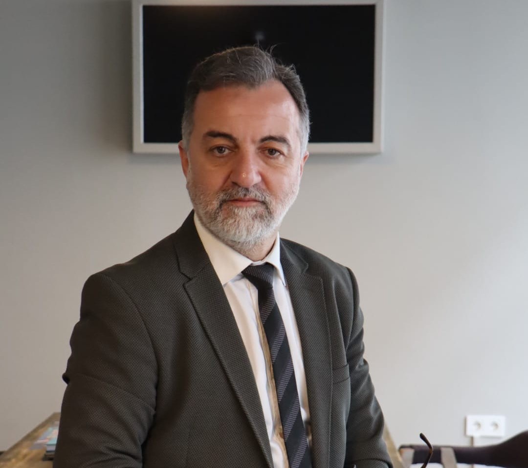 Muğla Gazeteciler Cemiyeti  Başkanı Akbulut’tan "Baransu" Benzetmesi Yapan Datça Belediye Başkanı Aytaç Kurt’a Sert Tepki: